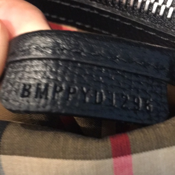 Sold on ♏️ NWT Burberry Medium Banner - Picture 5 of 8